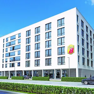 Super 8 By Wyndham West Munich